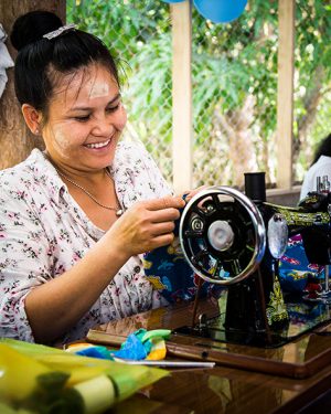 Naaimachine compassioncadeaus